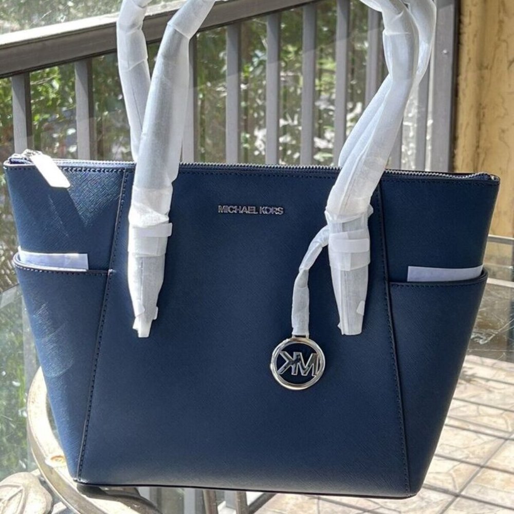 Michael Kors Navy Blue Leather Tote: Timeless Elegance, Everyday Luxury